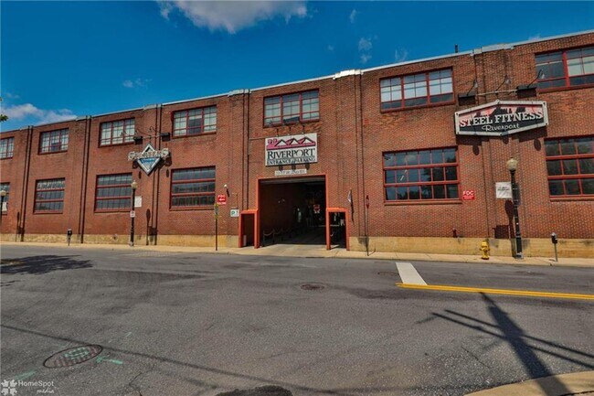 Primary Photo - 11 W 2nd St