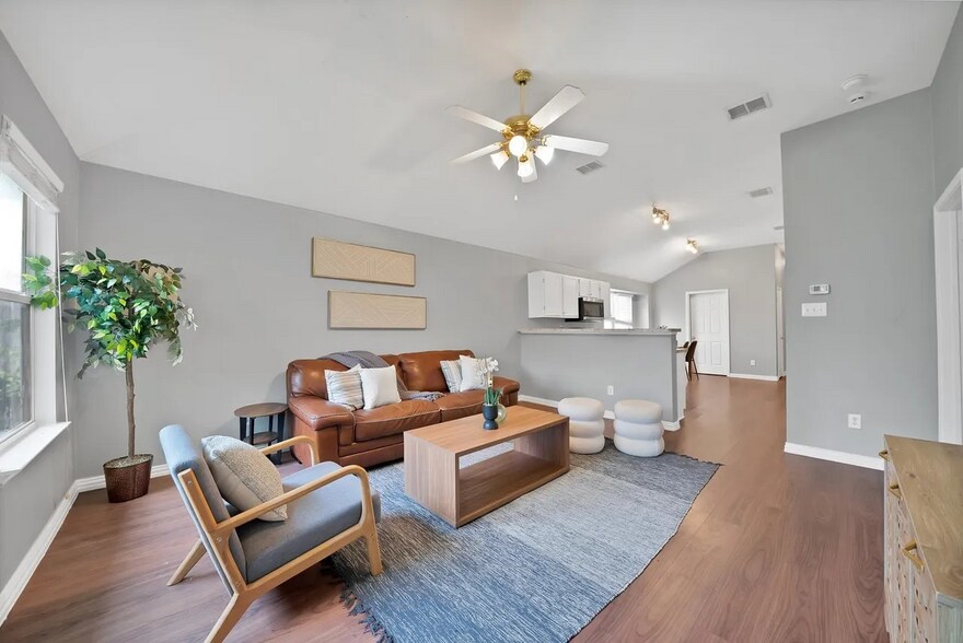 Building Photo - 11765 Bobcat Dr