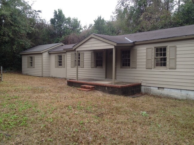 Primary Photo - **UPCOMING**3 Bedroom / 1 Bathroom Home fo...