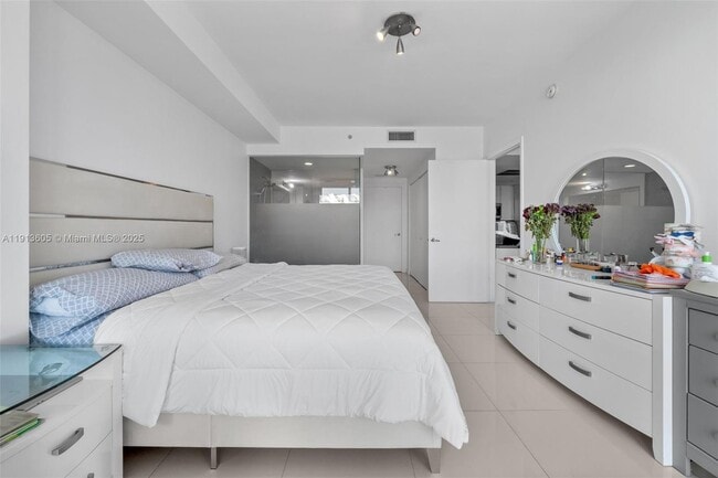 Building Photo - 92 SW 3rd St