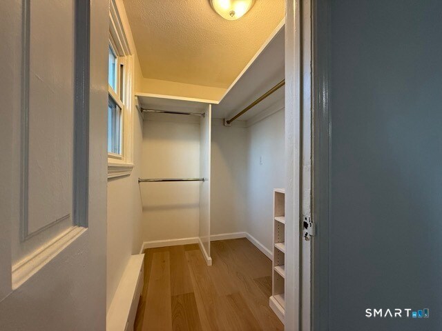 Building Photo - 615 E Main St