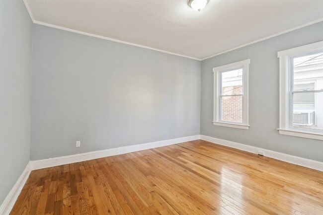 Building Photo - 41-43-43 Poe Ave