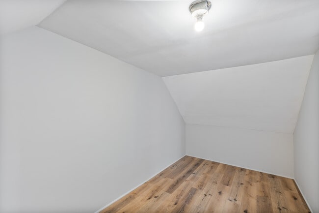 Building Photo - 319 Montague St