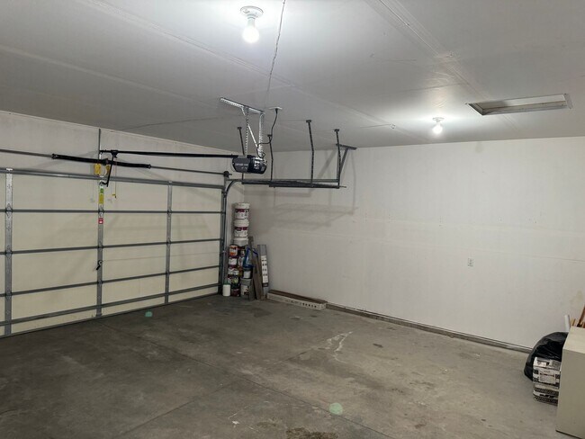 Building Photo - Spacious 3 Bed, 2 Bath in Lolo, MT!!