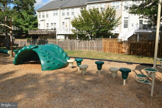 Building Photo - 24600 Siltstone Square
