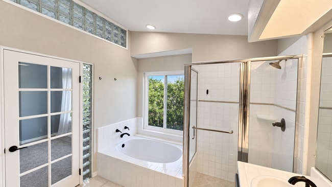Building Photo - 3878 Loch Lomand Way