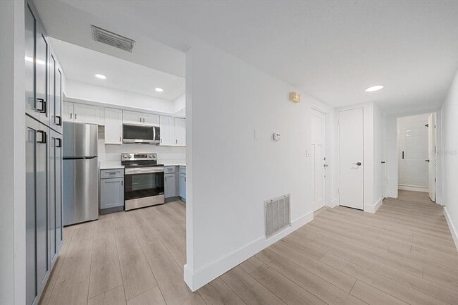 Building Photo - 3818 Roxane Blvd