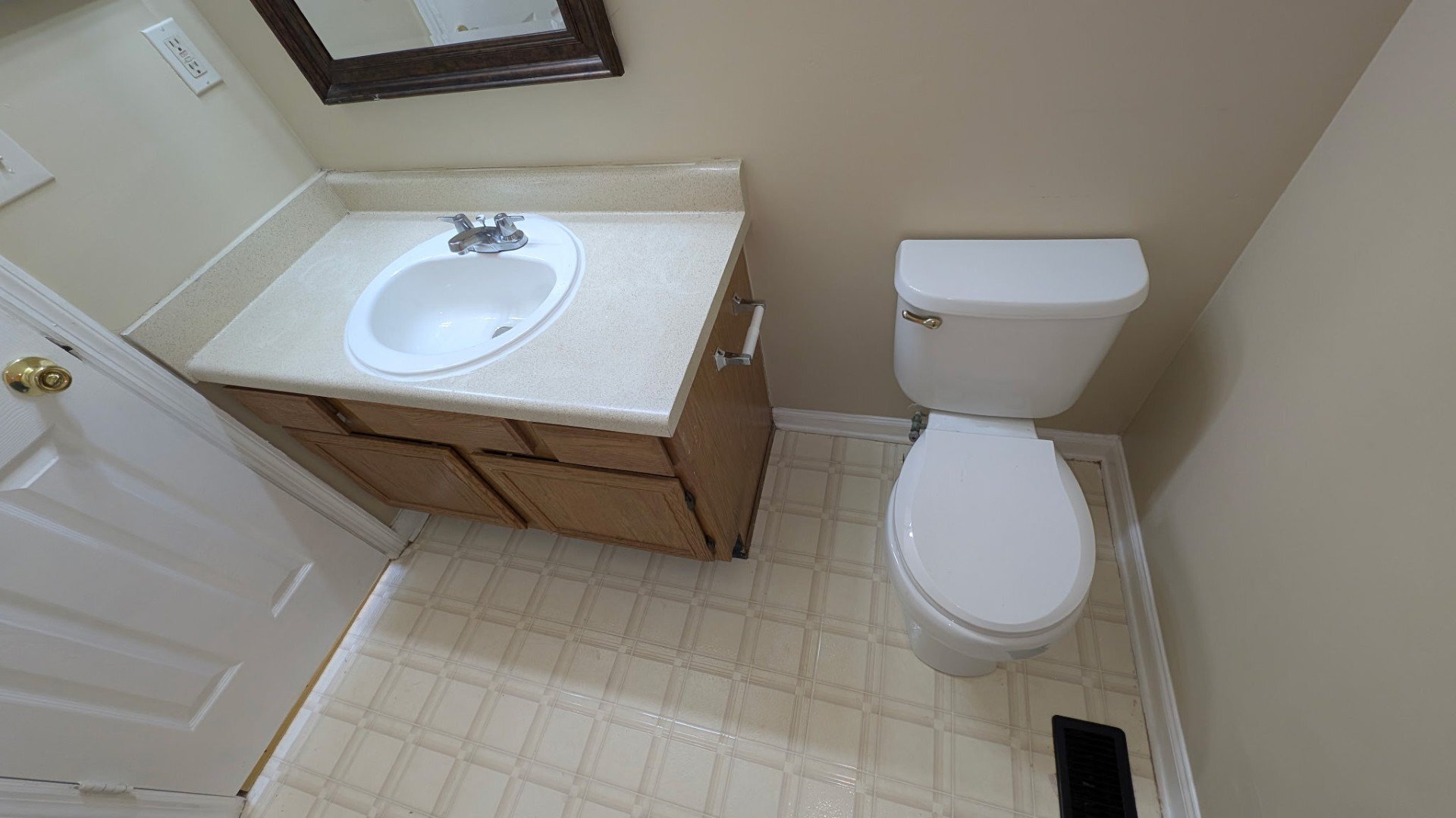 Building Photo - 3909 Meadow Creek Dr