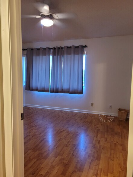 Building Photo - 4401 SW 70th Ter