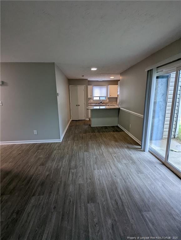 Building Photo - 835 Applewood Ln