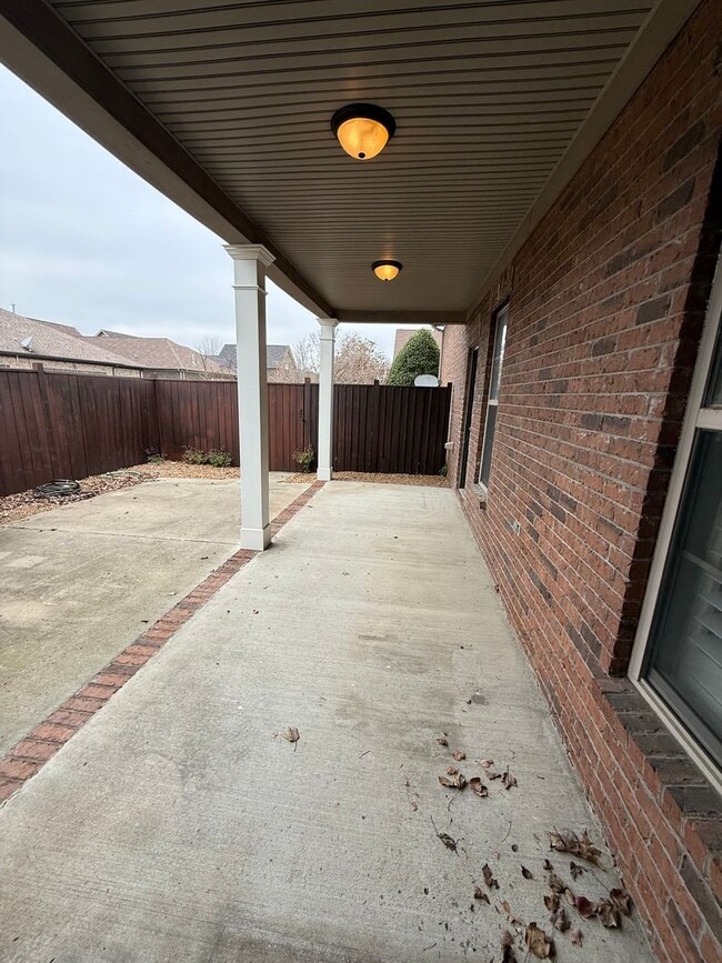 Building Photo - MOVE IN SPECIAL: 1/2 OFF FIRST FULL MONTHS RENT WITH A 12 MONTH LEASE!! 3BR/3BA in Prime Gallatin...