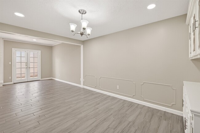 Building Photo - 10738 Briar Forest Dr