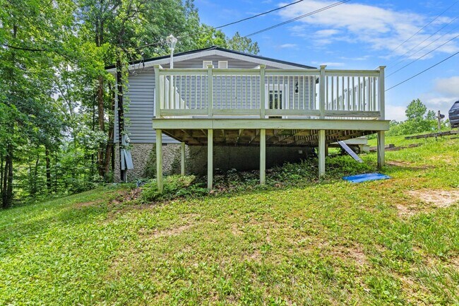 Building Photo - 1022 Dogwood Ln