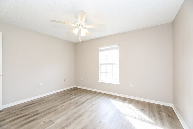 Building Photo - 141 Sterling Hill Dr