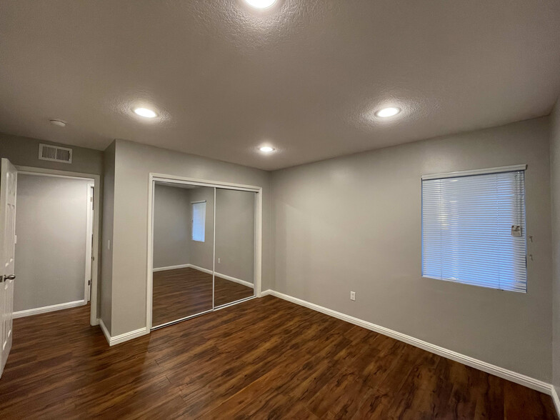 Building Photo - 18142 Mandarin Ln