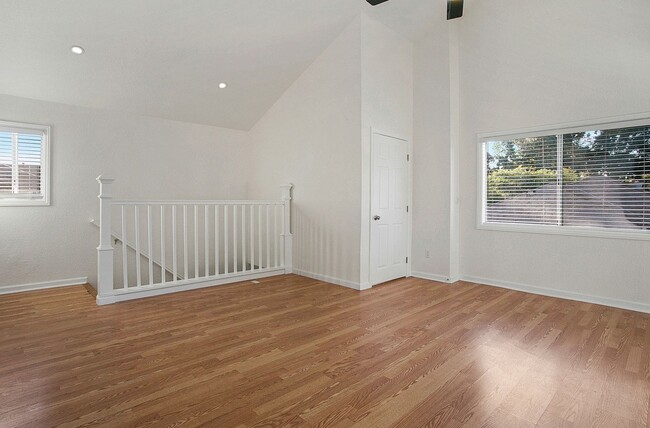 Building Photo - 5450- 5452 Linden Avenue