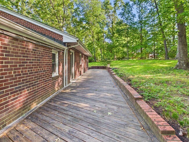 Building Photo - 7854 Whitworth Rd