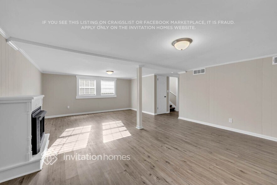 Building Photo - 3331 Panorama Dr
