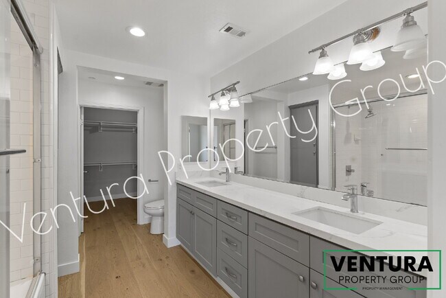 Building Photo - Spacious 2-Bedroom Condo with 2 Full Baths in Oxnards Channel Island