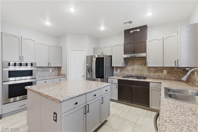 Building Photo - 8899 Sanibel Shore Ave