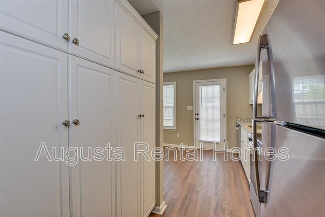 Building Photo - 1529 Abby Way