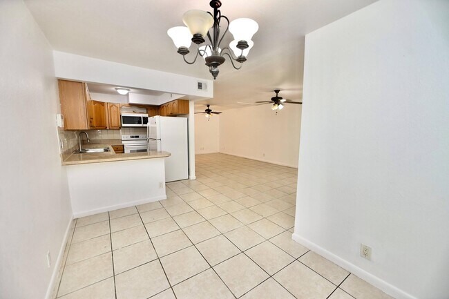 Building Photo - 5953 NW 24th Ct