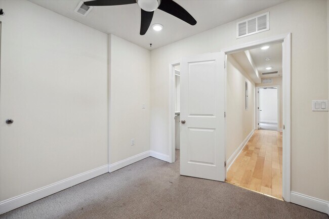 Building Photo - 1825 N Bouvier St