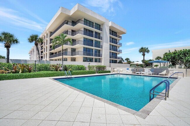 Building Photo - 2727 N Ocean Blvd