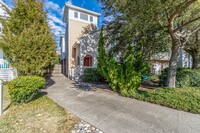 Building Photo - GORGEOUS 3bd EAST BEACH HOME WITH BAY VIEWS