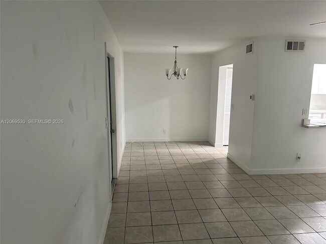 Building Photo - 815 SW 30th St