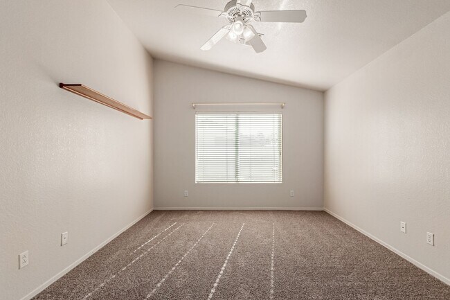 Building Photo - Beautiful Single-Level Home in Prime Locat...