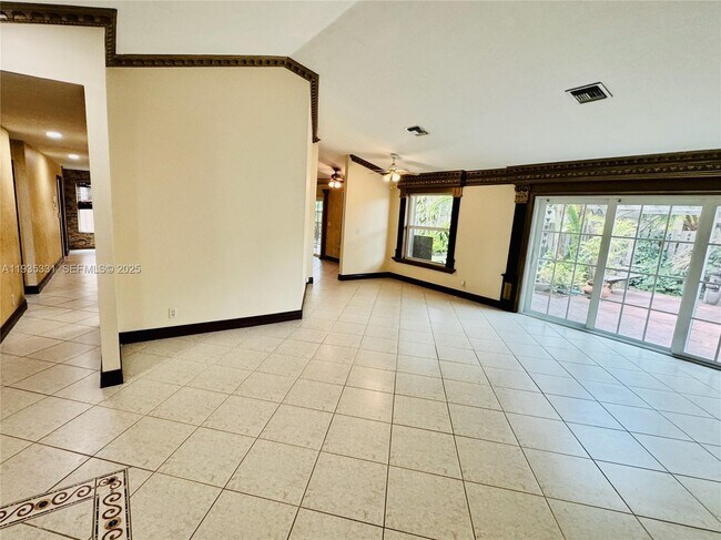 Building Photo - 931 SW 150th Ave