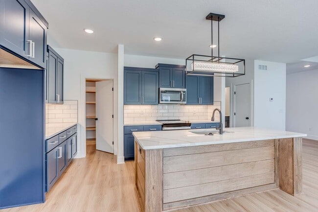 Building Photo - 3554 N Tyler Ct