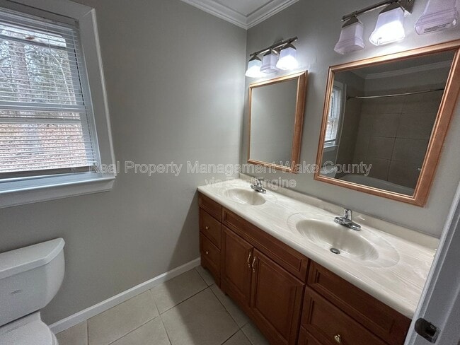 Building Photo - 606 Infinity Rd