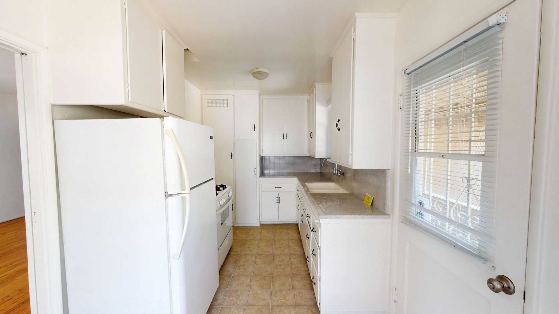 Interior Photo - Beautiful 2 bedroom in Arcadia!