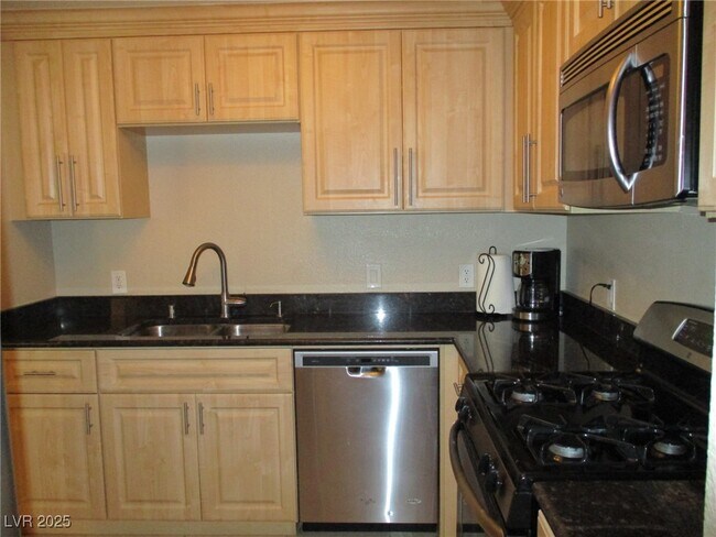 Building Photo - 270 E Flamingo Rd