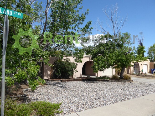 Building Photo - SCHEDULE YOUR SHOWING TODAY