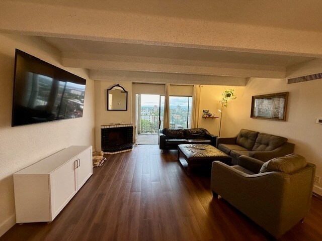 Building Photo - 777 N Washington St