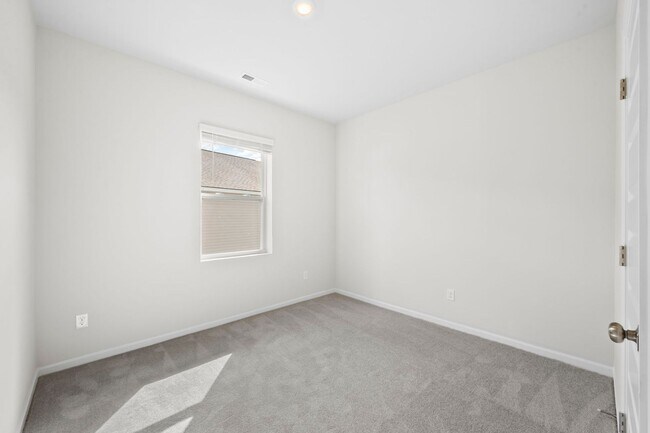 Building Photo - Beautiful New Construction!