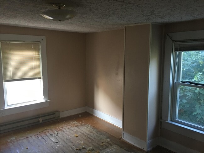 Building Photo - 522 N High St