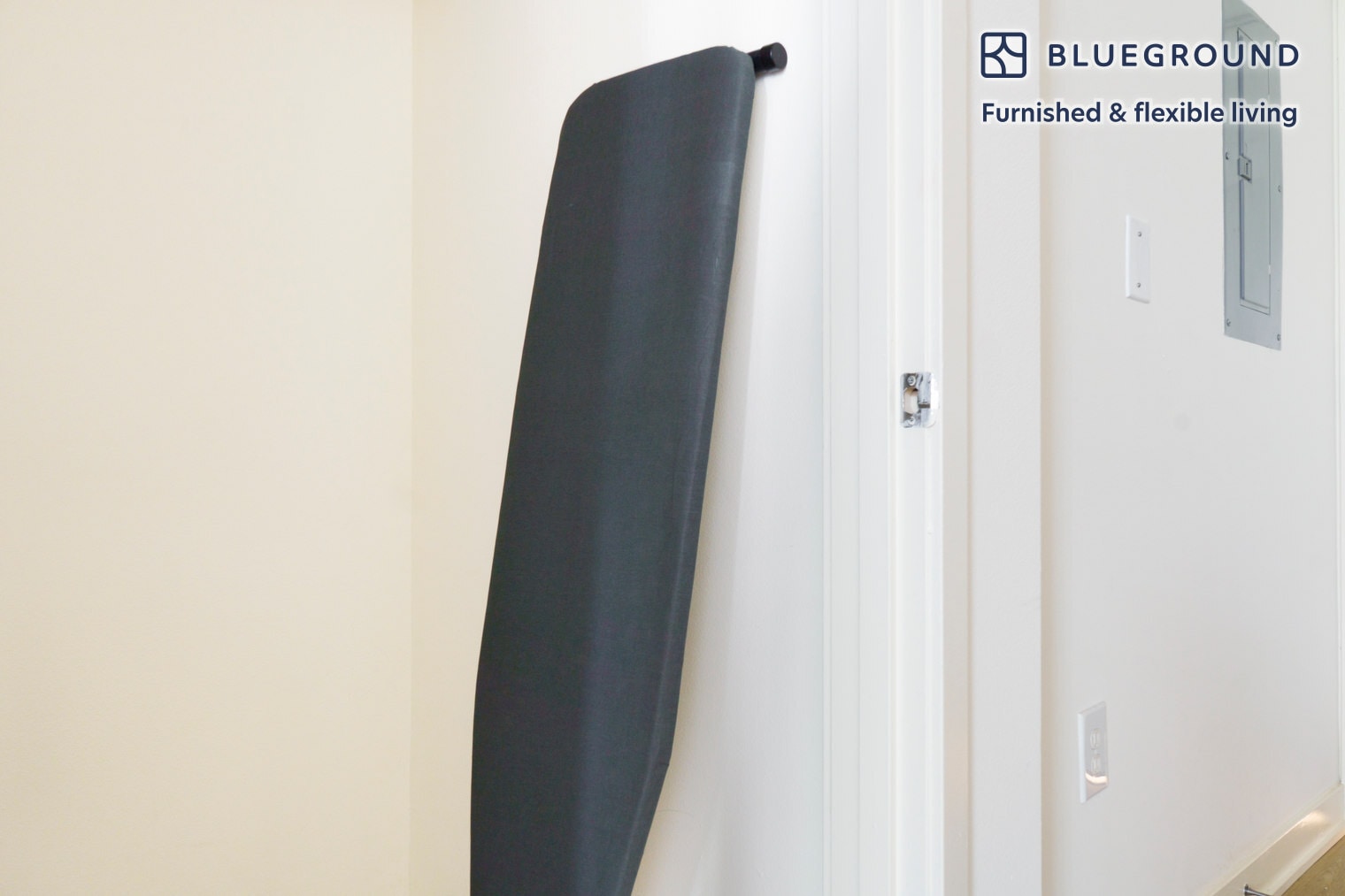 Building Photo - 11000 NE 10th St