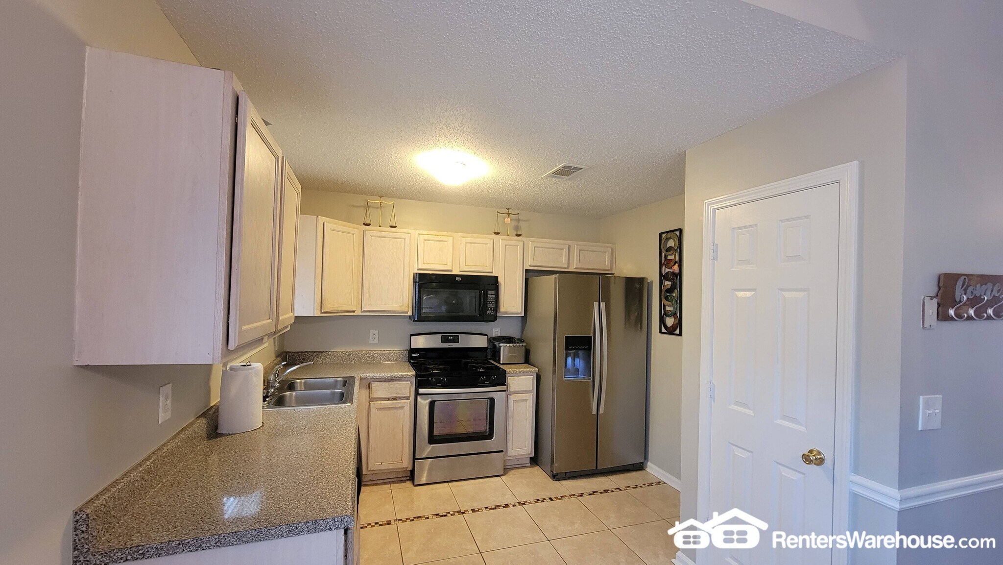 Building Photo - 3045 Stonebridge Creek Dr