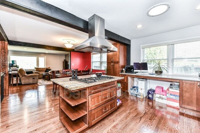 Building Photo - 1328 N Ivanhoe St