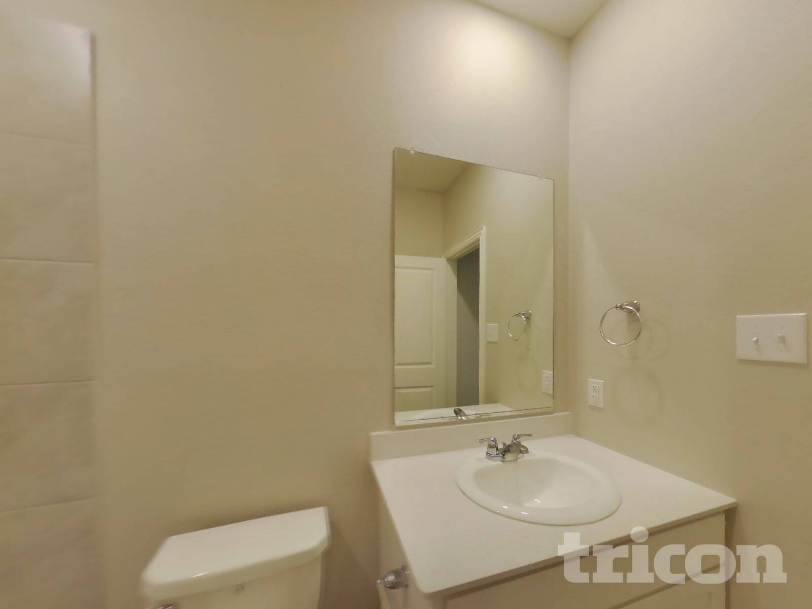 Building Photo - 260 Jenkinson Dr