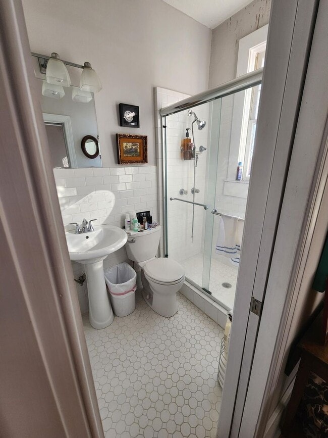 Building Photo - STUDIO DOWNTOWN Rutledge Ave - Available August 1, 2026