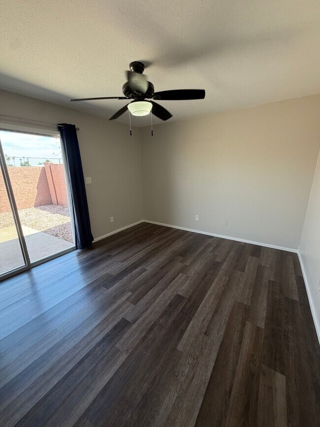 Building Photo - 1431 S Lazona Dr