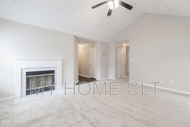 Building Photo - 12025 Brownestone View Dr