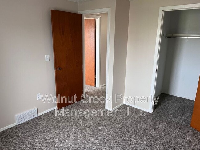 Building Photo - 5520 Beavercrest Dr