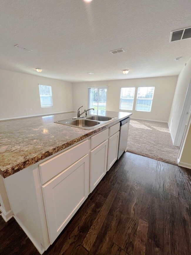 Building Photo - 12024 Sea Grove Pl