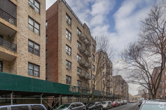 Building Photo - 55 E 190th St